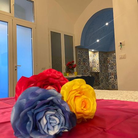 San Nicola Suite & Mini Apartment Сорренто Экстерьер фото