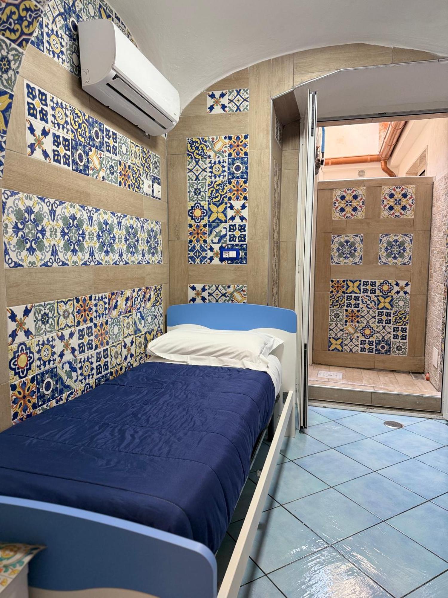 San Nicola Suite & Mini Apartment Сорренто Экстерьер фото