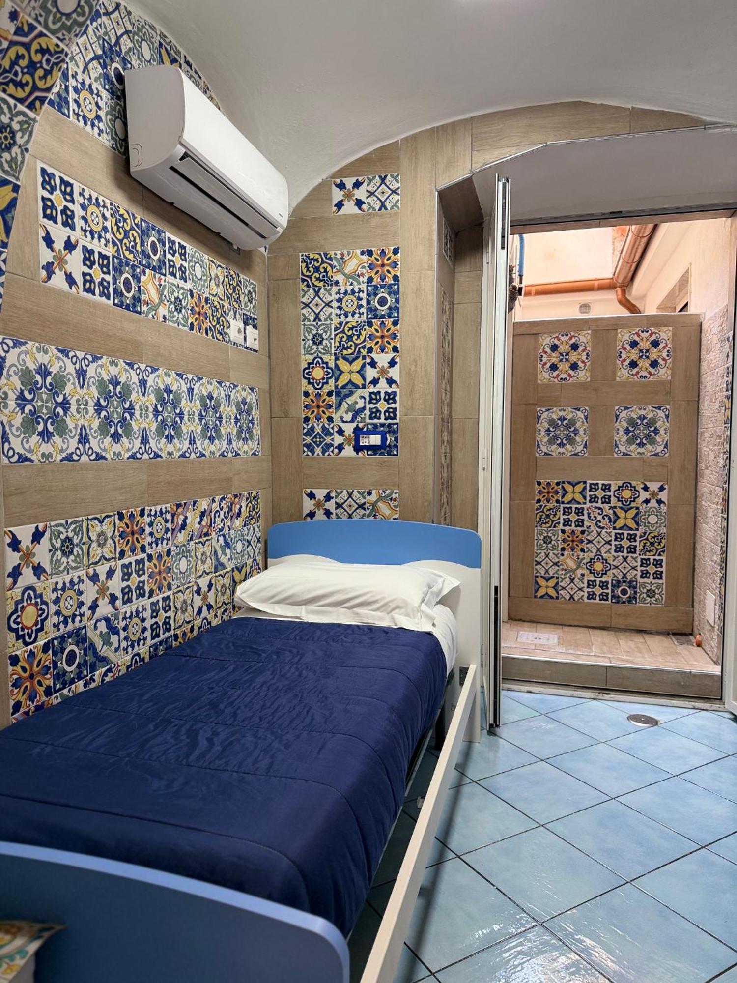 San Nicola Suite & Mini Apartment Сорренто Экстерьер фото